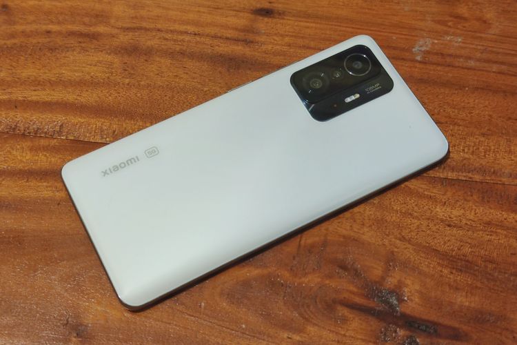 Desain punggung Xiaomi 11T.