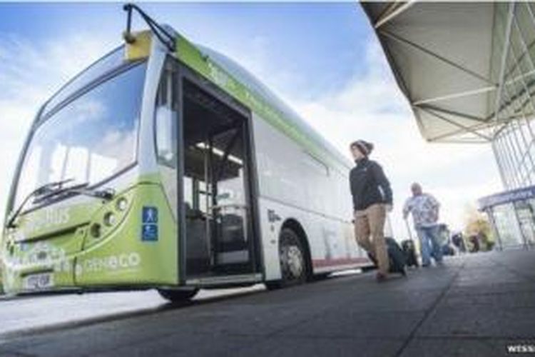 Meski bus ini menggunakan olahan tinja dan sampah makanan sebagai bahan bakar, namun bus ini mampu menempuh jarak sejauh 300 kilometer hanya dengan satu tangki bahan bakar.