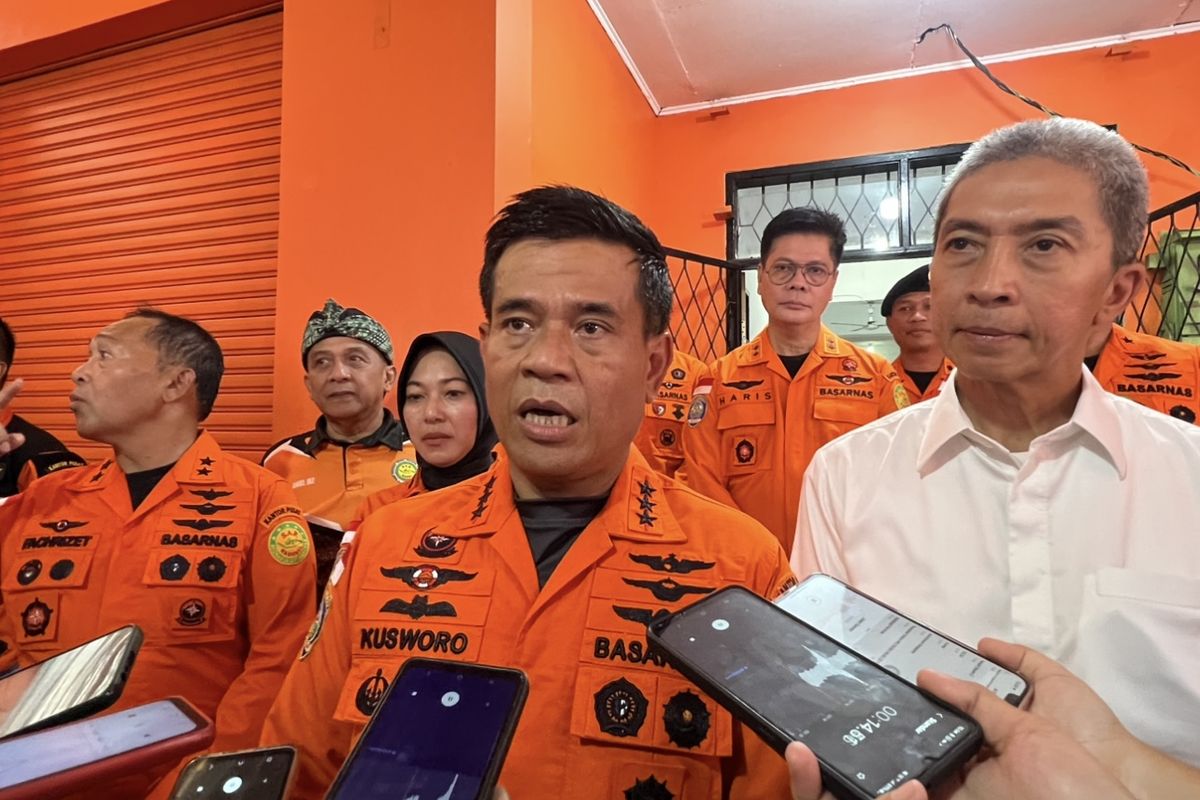 Kepala Basarnas Marsekal Madya TNI Kusworo meresmikan kantor Unit Siaga SAR yang berlokasi di Jalan Pool Bina Marga, Kecamatan Tanah Sareal, Kota Bogor Jawa Barat, Jumat (19/4/2024).
