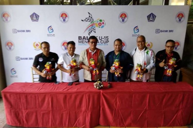 Tiga tim di antaranya dari Indonesia. Yaitu Tim Nasional (Timnas) Pelajar yang menjuarai Piala Menpora U-14 2017 yang diarsiteki Firman Utina. Kemudian ada Badung Ragunan FC (Bara) FC di bawah asuhan Bambang Warsito. Tim ketiga adalah All Star Badung.