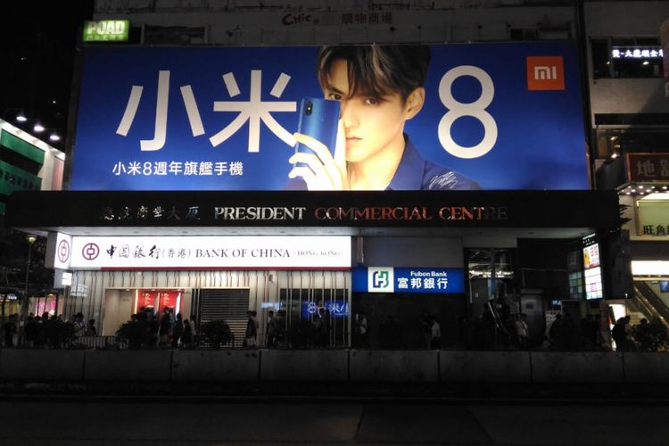 Billboard Xiaomi Mi 8 di Hongkong