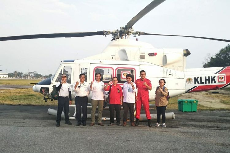 Helikopter bantuan KLHK untuk pemadaman karhutla di Riau mendarat di Lanud Roesmin Nurjadin Pekanbaru, Rabu (4/3/2020).