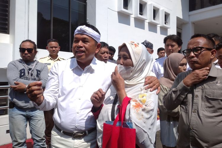 SPMB di Tasikmalaya Bikin Orangtua Stres: Dedi Mulyadi Bilang Gampang, Buktinya Malah Rumit