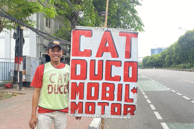 Bertahan 30 Tahun di Pinggir Jalan Jakarta, Tukang Cat Duco: Yang Penting Halal, Buat Makan