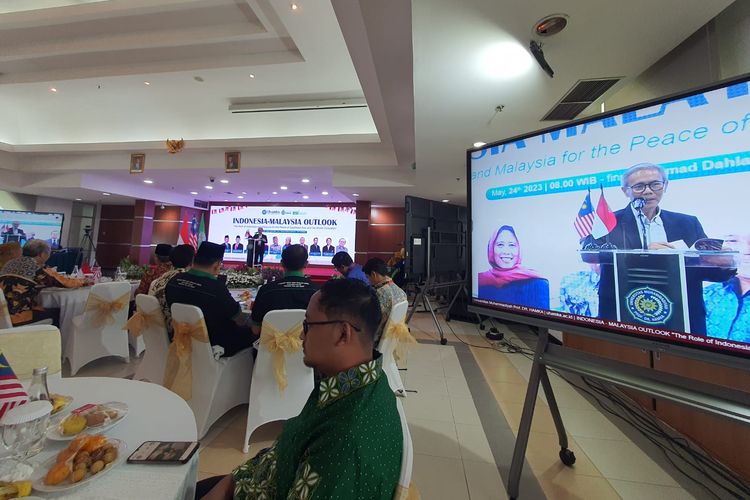 Seminar Internasional Indonesia-Malaysia Outlook dengan tema The Role of Indonesia and Malaysia for the Peace of Southeast Asia and the World Civilization digelar Uhamka pada Rabu, 24 Mei 2023.