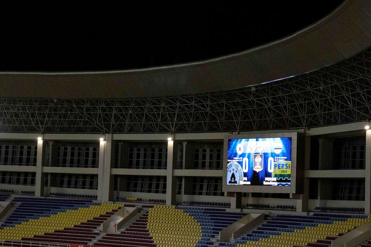 Hasil akhir babak pertama semifinal leg kedua Piala Menpora 2021 antara PS Sleman melawan Persib Bandung yang berlangsung di Stadion Manahan Solo, Senin (19/04/2021) malam.
