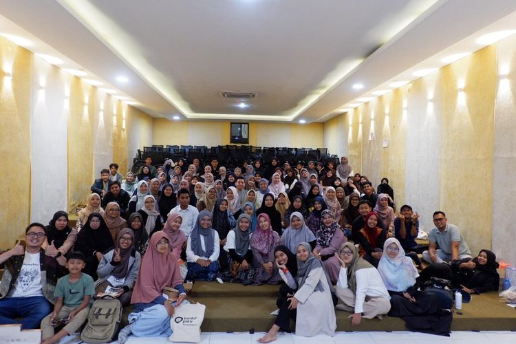 Kegiatan Parkir Pikir oleh Majang Buku pada Oktober 2024