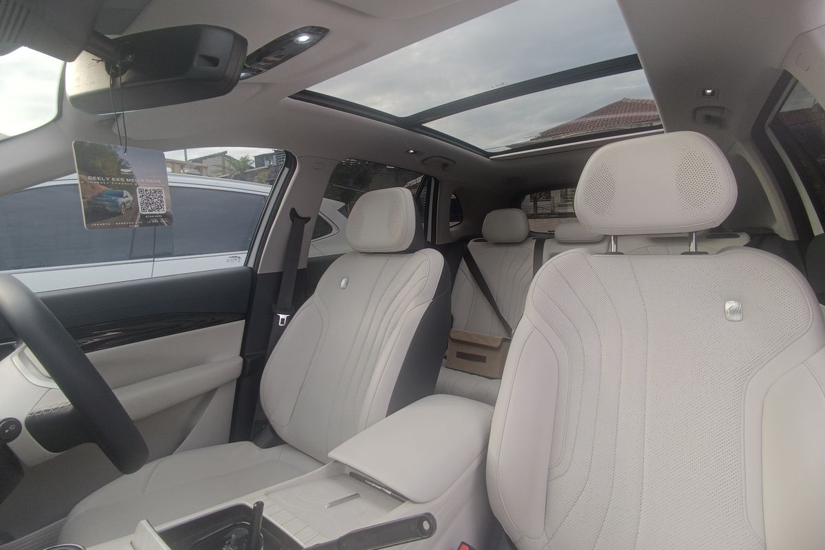Interior Geely EX5