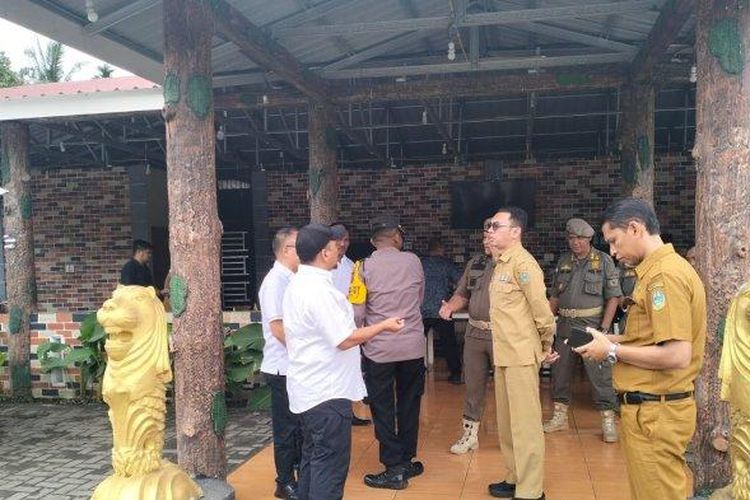 Pegawai Pemerintah Sumatera Utara dan polisi mendatangi disktek Key Garden di Deliserdang, Rabu (15/11/2023).