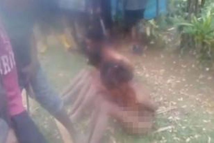 Empat perempuan di Papua Nugini diikat, ditelanjang, disiksa dan dibakar massa karena dituduh sebagai penyihir.