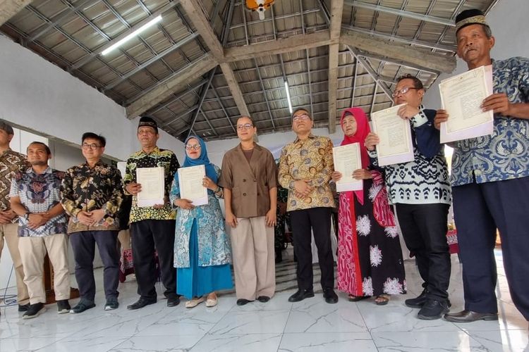 Keraton Yogyakarta Serahkan 52 Serat Palilah Pemanfaatan Sultan Ground kepada Warga Bantul