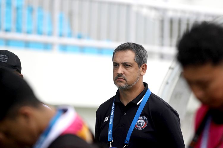 Pelatih Arema FC di Super League 2025-2026, Marcos Santos.