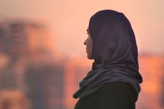 6 Warna Hijab yang Bikin Wajah Kusam, Harus Dihindari
