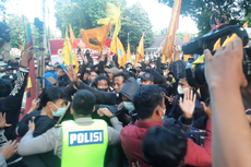 Demo Mahasiswa di Lumajang, Tolak Kenaikan Harga BBM hingga Sengkarut Tambang