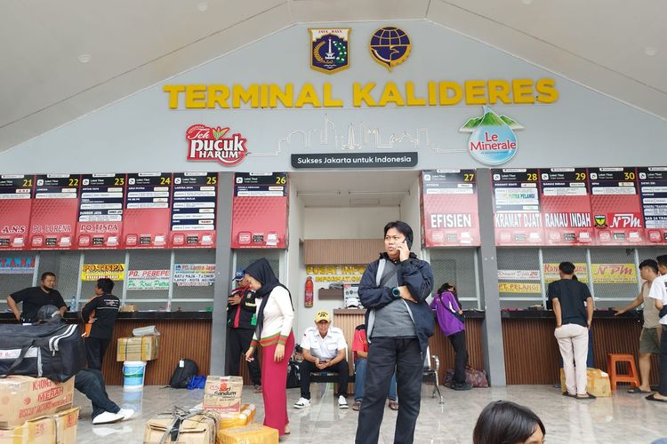Suasana Terminal Kalideres, Jakarta Barat, Minggu (10/3/2024).