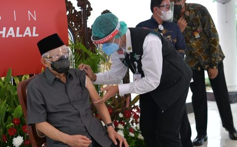  Indonesia to Begin Covid-19 Vaccinations for the Elderly Next Week