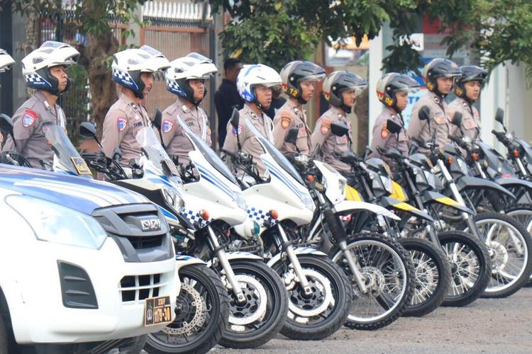 Gelar pasukan untuk Operasi Patuh Progo 2025 di Kabupaten Kulon Progo, Daerah Istimewa Yogyakarta,selama dua pekan ke depan. Apel gelar pasukan dilaksanakan, Senin (14/07/2025) pagi.