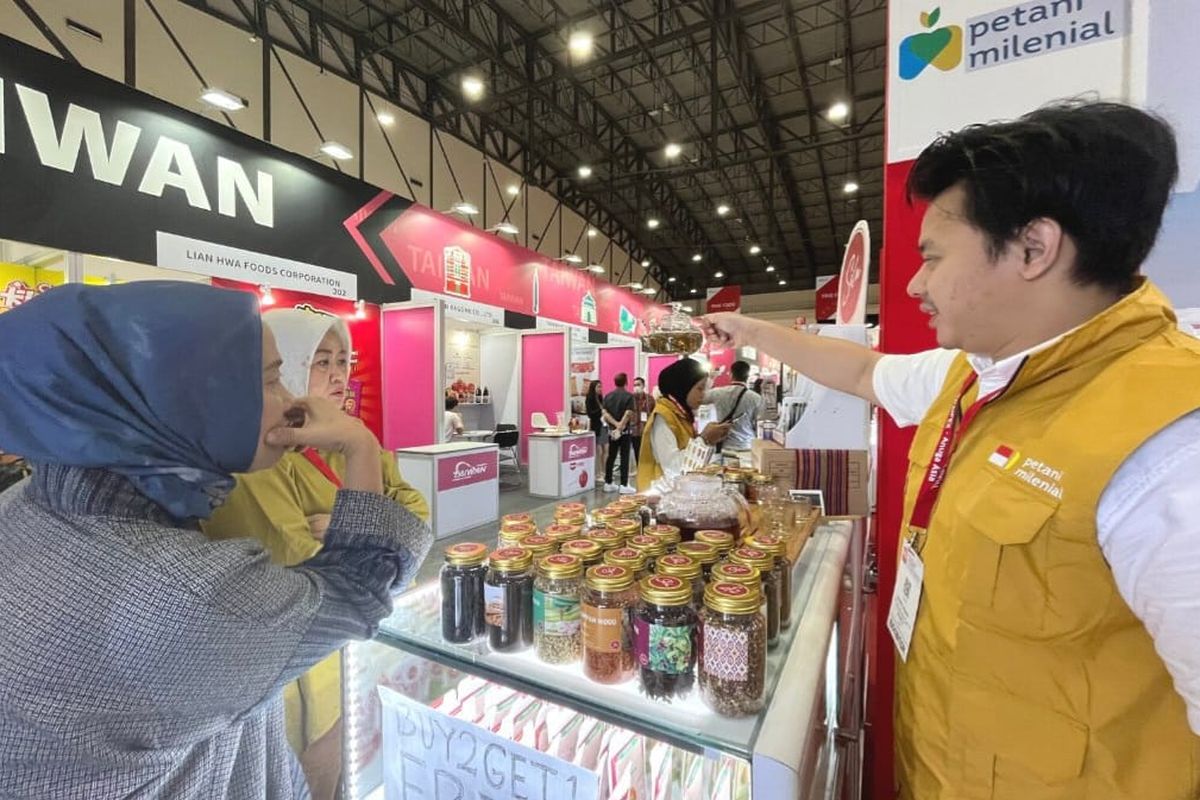 Pemprov Jabar mempromosikan produk petani milenial ke mancanegara, seperti pameran makanan dan minuman terbesar di Asia di Thailand dan Korea Selatan.