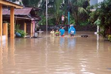 Meski Banjir Surut, Warga Manado Masih Belum Pulang ke Rumah