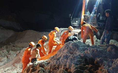Deaths of Six Miners Highlight Unsafe Mining Practices in Indonesia