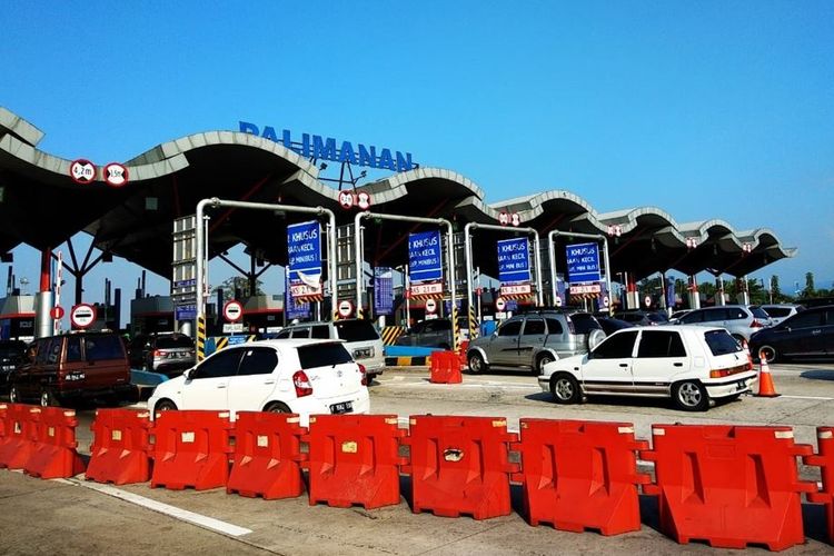 Gerbang Tol Palimanan di Jalan Tol Cikopo-Palimanan atau Cipali.