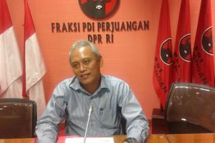 Anggota Fraksi PDI-P Arif Wibowo.