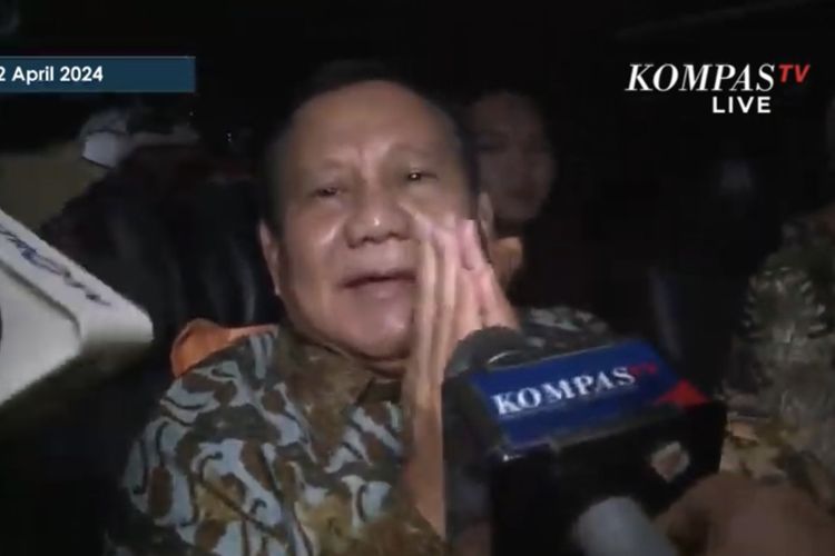 Capres pemenang Pilpres 2024 Prabowo Subianto di Puri Cikeas, Bogor, Jawa Barat, Jumat (12/4/2024). 