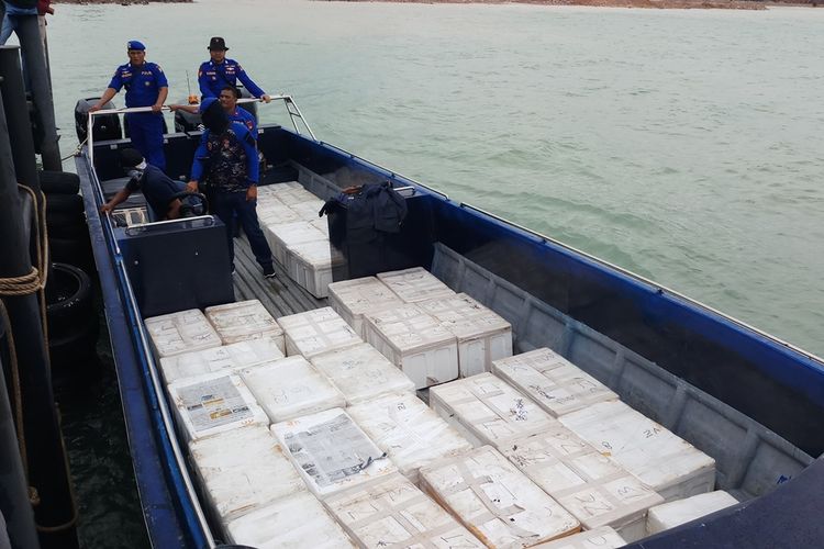 Benih Lobster asal pantai selatan, Jawa Barat yang hendak diselundupkan ke Singapura berhasil digagalkan Direktorat Polisi Air dan Udara (Ditpolairud) Polda Kepri, Jumat (8/11/2019).