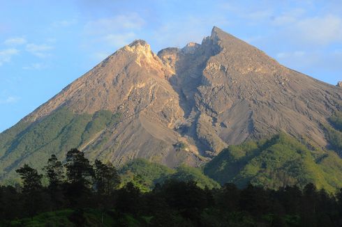 Gunung Merapi Kembali Keluarkan Awan Panas, Masyarakat Diimbau Tetap Tenang