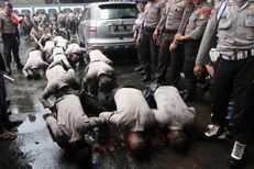 Survei LSI: 73 Persen Responden Nilai Wibawa Polri Merosot