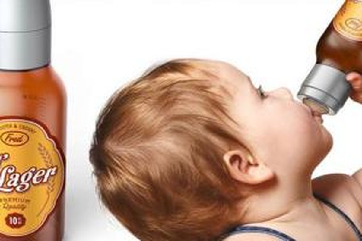 Botol susu yang diberi nama The Chill Baby Li'l Lager ini, berwarna coklat dan dilengkapi label bertuliskan 