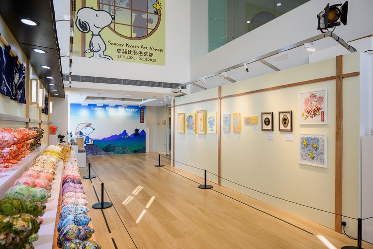 Berbagai suvenir Snoopy tersedia di Snoopy Kyoto Art Vogaye, Harbour City, Hong Kong.