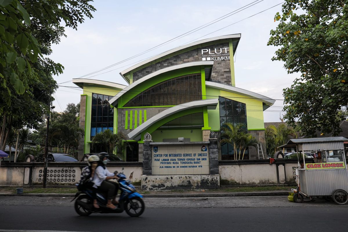 PLUT (Pusat Layanan Usaha Terpadu) di Lombok, Nusa Tenggara Barat.