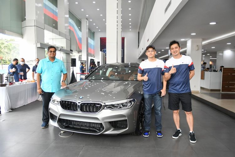 Selain menyelenggarakan event balap virtual, diler BMW juga memberikan beragam penawaran menarik bagi anggota komunitas.