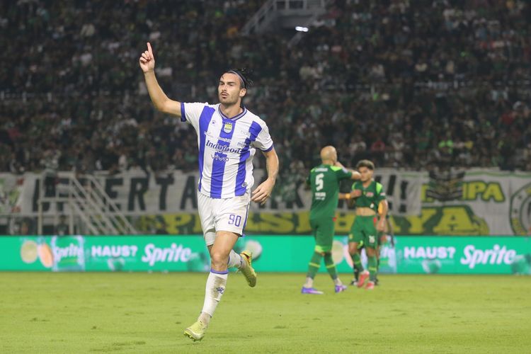 Momen selebrasi Andrew Jung dalam laga pekan ke-24 Super League 2025-2026 Persebaya vs Persib di Stadion Gelora Bung Tomo, Surabaya, 2 Maret 2026.