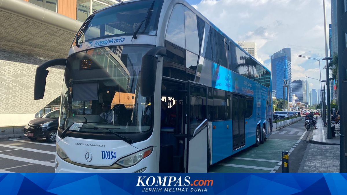 KOMPAS.com - Masyarakat kini bisa ikut paket wisata transportasi umum di Jakarta mulai Jumat (19/5/2023). Paket wisata itu digagas oleh Gabungan Industri Pariwisata Indonesia (GIPI) untuk meramaikan pariwisata di Jakarta. "Idenya adalah membawa Jakarta ini menjadi tujuan wisata. Kita bikin itu menariknya di Jakarta itu weekend. Karena kalau jakarta weekend hotelnya sepi," kata Ketua Umum GIPI Haryadi Sukamdani kepada Kompas.com di Mal Kota Kasablanka, Jakarta Selatan, Jumat (19/5/2023). Haryadi melanjutkan, paket wisata ini ditargetkan awalnya untuk para siswa yang ingin belajar dan merasakan perkembangan transportasi di Jakarta. Sebuah kiriman dibagikan oleh Kompas Travel (@kompas.travel)