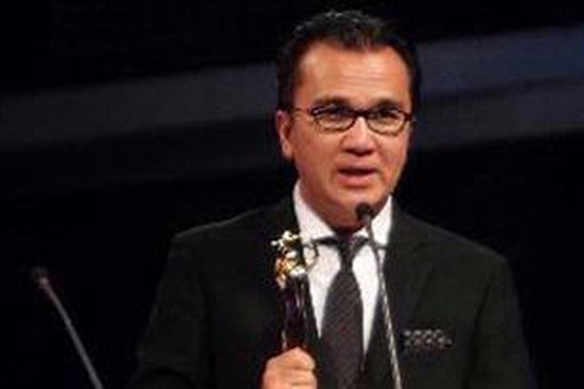 Ketua Yayasan Anugerah Musik Indonesia, Tantowi Yahya didaulat membacakan nominasi lifetime achivement pada ajang penghargaan bagi insan musik Indonesia, AMI AWARDS ke 13 yang mengambil tema eksistensi musik Indonesia di JITEC Mangga Dua Square, Jakarta, Rabu (9/6/2010) malam.