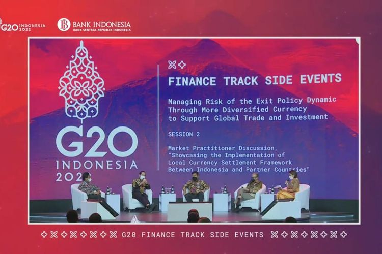 Para pembicara dalam seminar Managing Risk of the Exit Policy Dynamic Through More Diversified Currency to Support Global Trade and Investment sebagai rangkaian side event presidensi G20 Indonesia menuju 1st FMCBG, Rabu (16/2/2022).