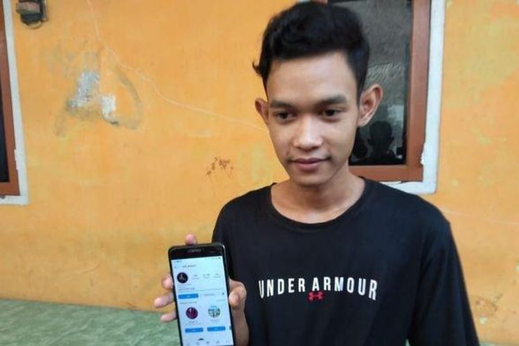 M Said Fikriansyah pemuda yang dituduh sebagai Bjorka saat ditemui di kediamannya di Desa Klayan, Kecamatan Gunungjati, Kabupaten Cirebon, Rabu (14/9/2022). 