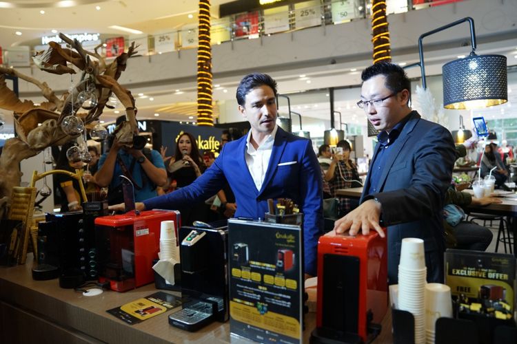 Hamish Daud dan Christeven Mergonoto, Direktur Kapal Api Global