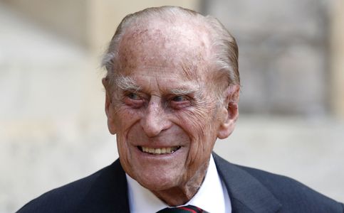  Queen Elizabeth’s Husband, Prince Philip, Dies At the Age of 99