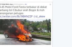 Ford Fiesta Terbakar di Tol Cibubur