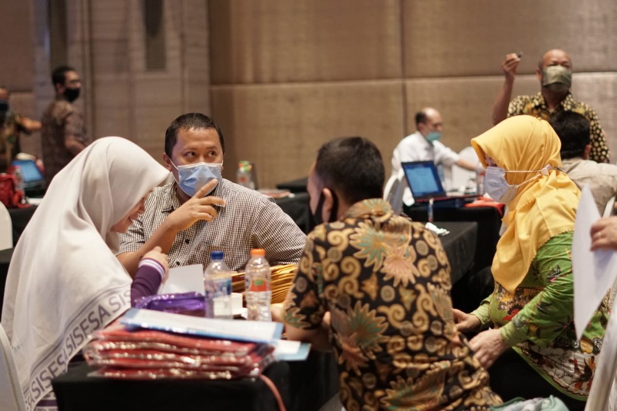 Suasana penjurian Lomba Kompetensi Siswa (LKS) 2020 SMK yang mengambil tema Melejitkan Prestasi di Bidang Vokasi di Masa Pandemi berlangsung 18-24 Oktober 2020 dan melombakan 42 bidang kompetensi. 