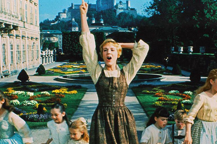 Adegan Do Re Mi dalam film Sound of Music pada anak tangga Mirabell Gardens di Salzburg, Austria.