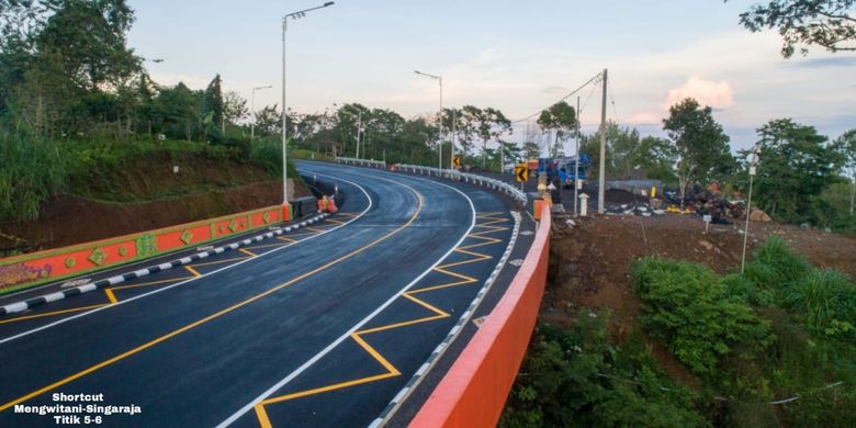 Kementerian Pekerjaan Umum dan Perumahan Rakyat (PUPR) terus melanjutkan pembangunan jalan pintas (shortcut) ruas Mengwitani-Singaraja.