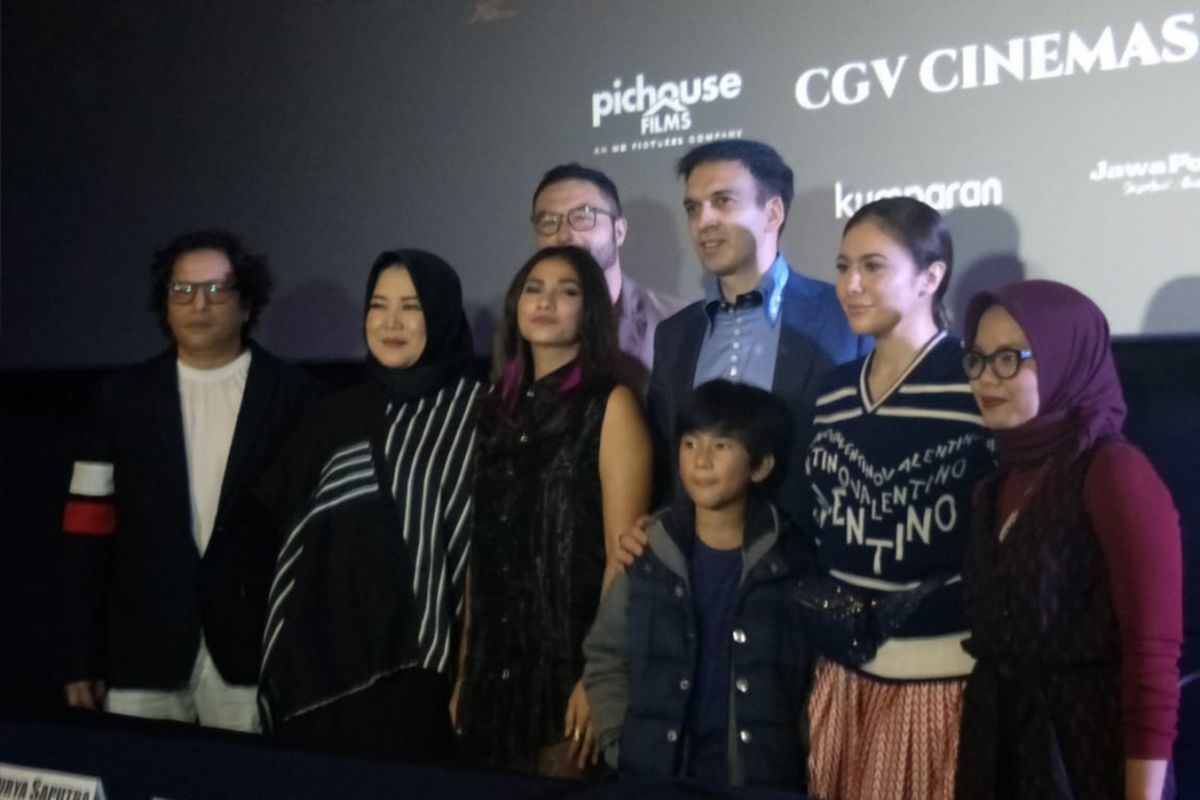 Para pemain dan tim produksi film Silam dalam jumpa pers dan screening film Silam di CGV Grand Indonesia, Thamrin Jakarta Pusat, Selasa (4/12/2018).