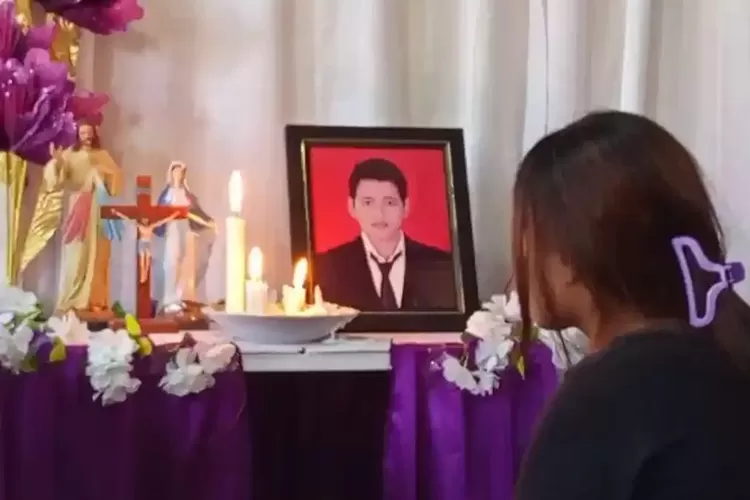 Jenazah Korban Penembakan KKB Tiba di Sikka, Disambut Isak Tangis Keluarga
