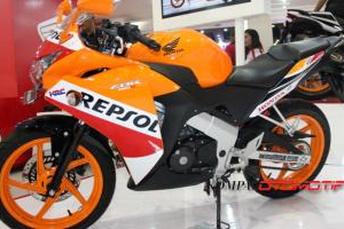 Honda CBR150R didiskon sampai Rp 6 juta asal beli secara kredit.