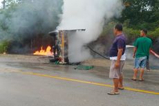 Mobil Pikap Pengangkut BBM Oleng dan Terbakar di Sanggau Kalbar