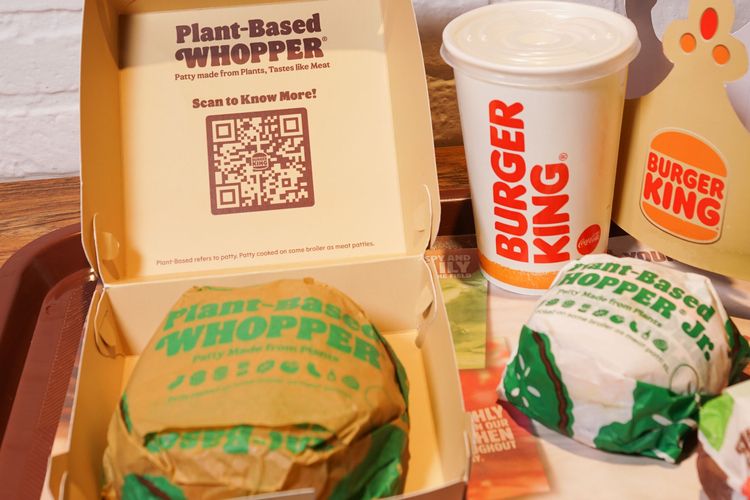 Plant-Based Whooper akan mulai tersedia 7 Mei 2021 di Burger King Jabodetabek.